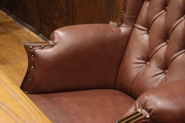 مبل اداری مدل کوئین